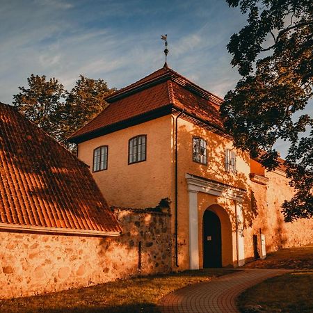 Hotel Slokenbekas Muiza Milzkalne Exteriér fotografie