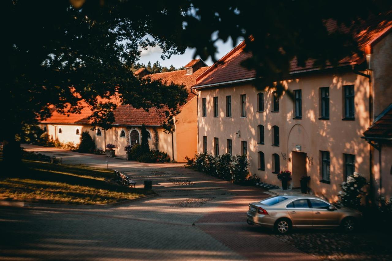 Hotel Slokenbekas Muiza Milzkalne Exteriér fotografie